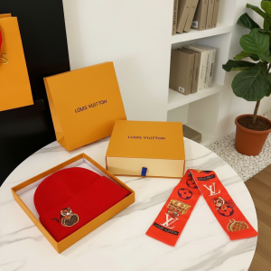 Louis Vuitton Red Knit Beanie Hat with Scarf Set