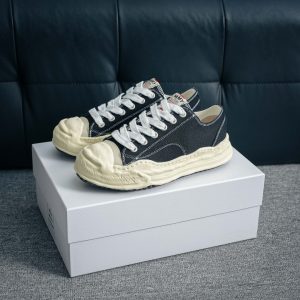 MMY Vintage Canvas Low Top Sneakers Black